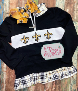 Ruffle black and gold  pullover